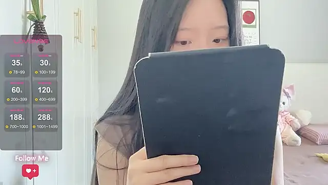 Snapshot of rose-u chatting on 05-01-26, 01:32 rose-u online show from 05-01-26, 01:32