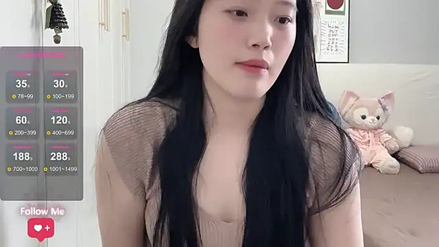 Snapshot of rose-u chatting on 05-02-26, 01:32 rose-u online show from 05-02-26, 01:32