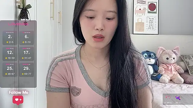 Snapshot of rose-u chatting on 05-14-26, 01:23 rose-u online show from 05-14-26, 01:23
