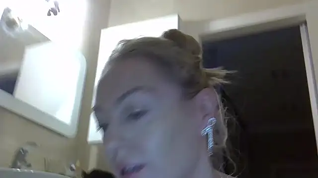 ZarinaSwift online show from 12-15-24, 04:51