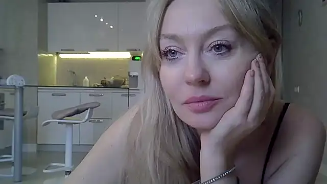 ZarinaSwift online show from 01-14-25, 04:36