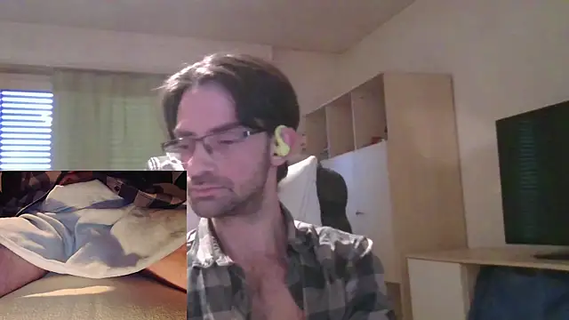 Snapshot of Drmoriarty07 chatting on 12-15-24, 08:19 Drmoriarty07 online show from 12-15-24, 08:19