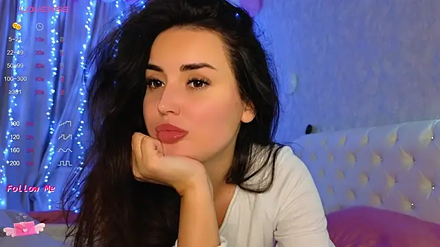 LaraSkinny online show from 12-17-24, 12:43