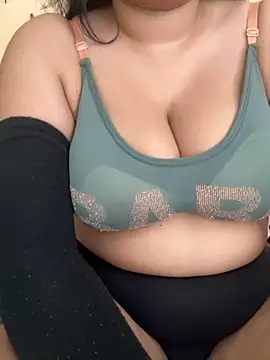 Snapshot of OnlyPragya chatting on 09-25-25, 06:00 OnlyPragya online show from 09-25-25, 06:00