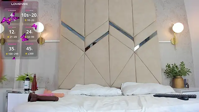 LiaVelez online show from 10-11-25, 01:42