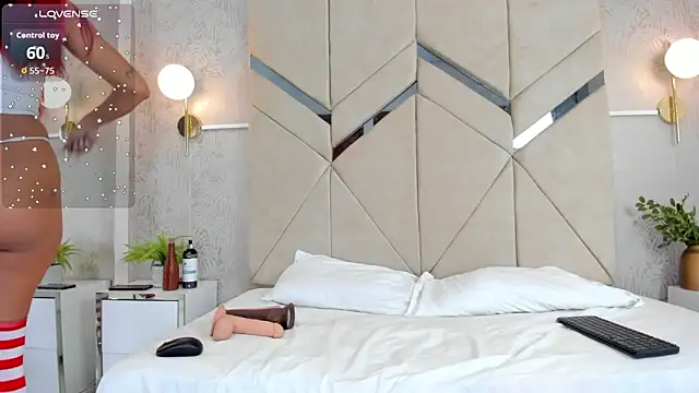 LiaVelez online show from 10-15-25, 01:55