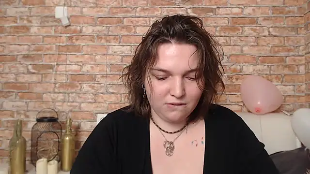 Snapshot of Amelia_Kiss_ chatting on 02-13-25, 06:52 Amelia Kiss online show from 02-13-25, 06:52