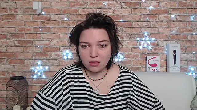 Snapshot of Amelia_Kiss_ chatting on 09-24-25, 12:36 Amelia Kiss online show from 09-24-25, 12:36