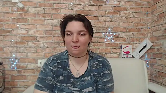 Amelia Kiss  online show from 04-21-26, 02:51