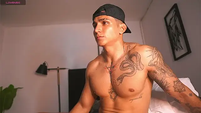 Snapshot of muscle_boyhorny chatting on 01-31-25, 09:16 muscle boyhorny online show from 01-31-25, 09:16