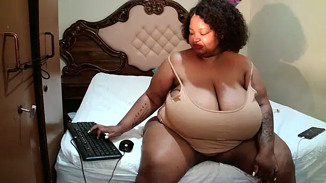 Snapshot of HOTBIGMELONSxx chatting on 10-16-25, 06:53 HOTBIGMELONSxx online show from 10-16-25, 06:53