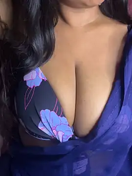 Snapshot of Playful__Princess chatting on 09-21-25, 01:35 Playful Princess online show from 09-21-25, 01:35