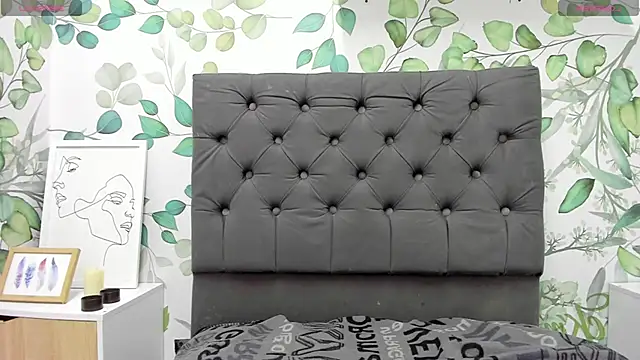 atilanadiaz7 online show from 02-12-25, 05:37