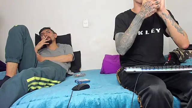 Aaron BigDickxxx online show from 04-03-26, 06:39