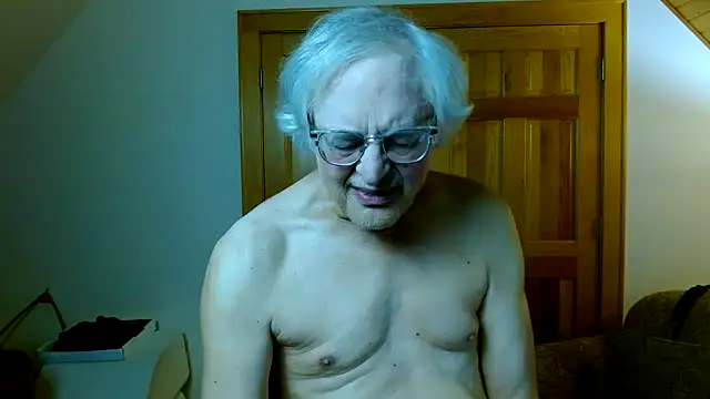 stripfun23 online show from 11-01-25, 01:29