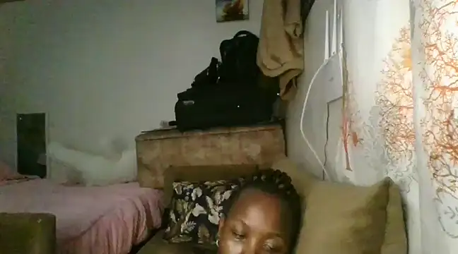 Snapshot of Sonnia_ chatting on 12-17-24, 07:48 Sonnia online show from 12-17-24, 07:48