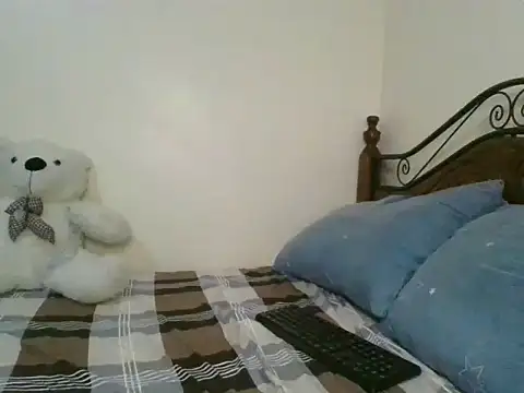 Snapshot of Sonnia_ chatting on 02-08-25, 08:10 Sonnia online show from 02-08-25, 08:10