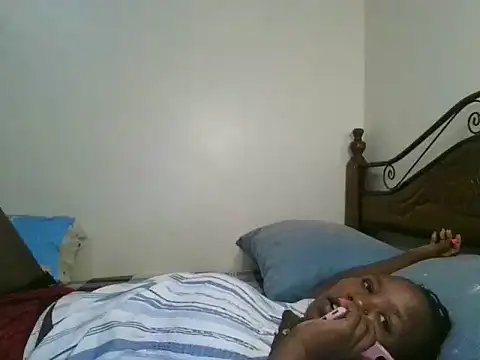 Snapshot of Sonnia_ chatting on 02-25-25, 01:50 Sonnia online show from 02-25-25, 01:50