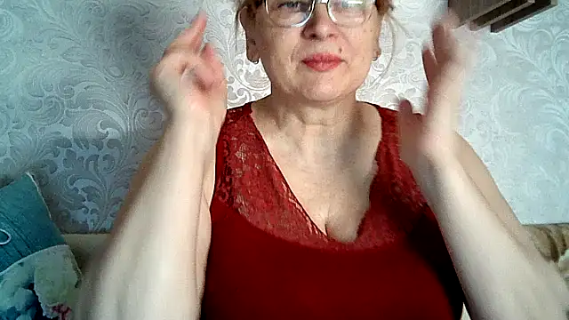 Snapshot of Aline_LoveFlowers chatting on 12-10-24, 09:33 Aline LoveFlowers online show from 12-10-24, 09:33