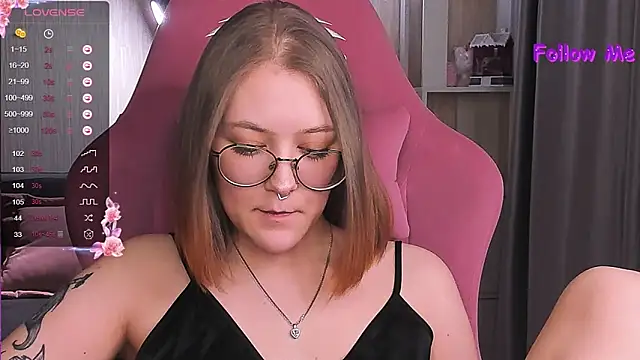 Snapshot of bunny_bubble chatting on 12-22-24, 12:28 bunny bubble online show from 12-22-24, 12:28