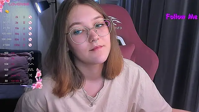 Snapshot of bunny_bubble chatting on 02-26-25, 01:32 bunny bubble online show from 02-26-25, 01:32