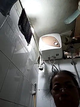 Hotestlove online show from 12-22-25, 02:30