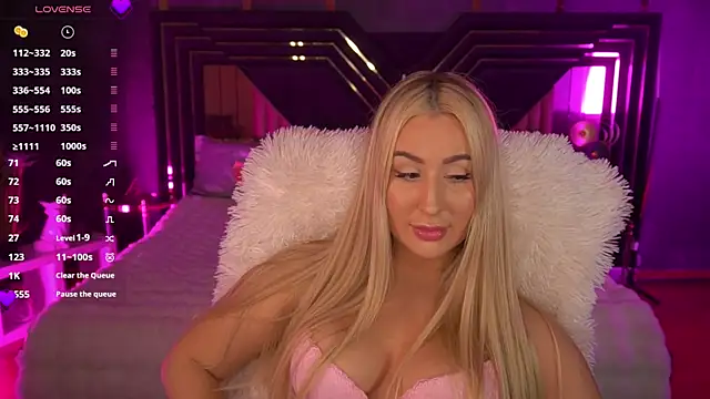 LiaBrazzerr online show from 12-17-25, 03:29