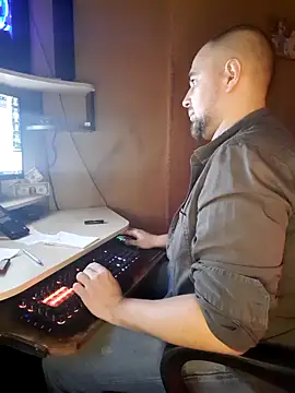 Foxyshaved online show from 01-16-25, 01:25