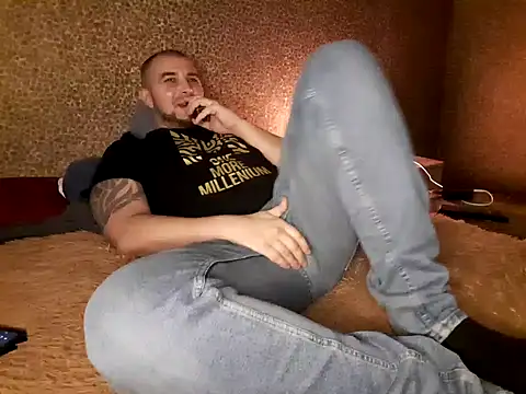 Foxyshaved online show from 03-04-25, 01:38