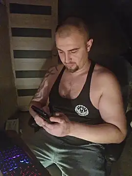 Foxyshaved online show from 10-31-25, 03:40