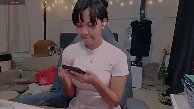 Snapshot of Kana_G chatting on 02-01-25, 04:11 Kana G online show from 02-01-25, 04:11