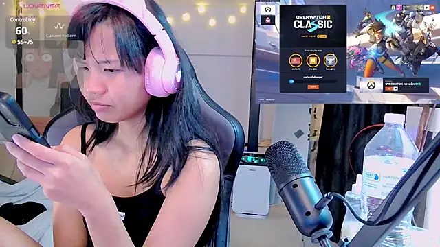 Snapshot of Kana_G chatting on 02-08-25, 04:57 Kana G online show from 02-08-25, 04:57