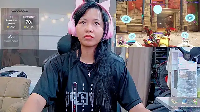Snapshot of Kana_G chatting on 02-21-25, 02:06 Kana G online show from 02-21-25, 02:06