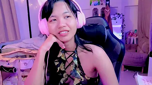 Snapshot of Kana_G chatting on 03-06-25, 12:09 Kana G online show from 03-06-25, 12:09