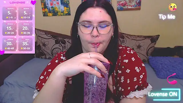 JuliaKeln online show from 05-13-26, 04:37