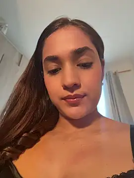 Snapshot of CuteeRose chatting on 05-17-26, 12:23 CuteeRose online show from 05-17-26, 12:23