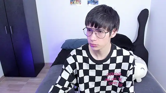 Aventure Twinks online show from 03-21-25, 02:39