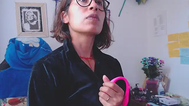 fantasty nylon online show from 02-17-25, 09:19