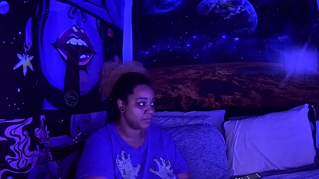 AutumnHart online show from 12-19-24, 02:02