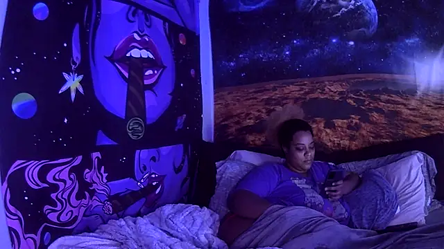 AutumnHart online show from 12-19-24, 05:40