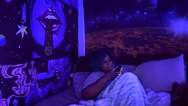 AutumnHart online show from 12-30-24, 08:04