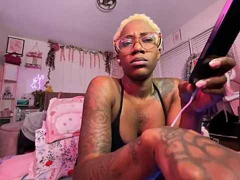 VixenCapri online show from 02-04-26, 12:38