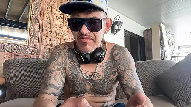 RoodoggXL online show from 02-14-26, 09:33