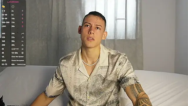 Snapshot of Muscle_King_Cum chatting on 11-25-25, 02:50 Muscle King Cum online show from 11-25-25, 02:50