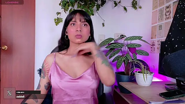 Yeriawaddell  online show from 12-19-25, 02:46