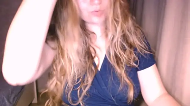 Snapshot of fiona_cute_2 chatting on 10-05-25, 07:45 fiona cute 2 online show from 10-05-25, 07:45