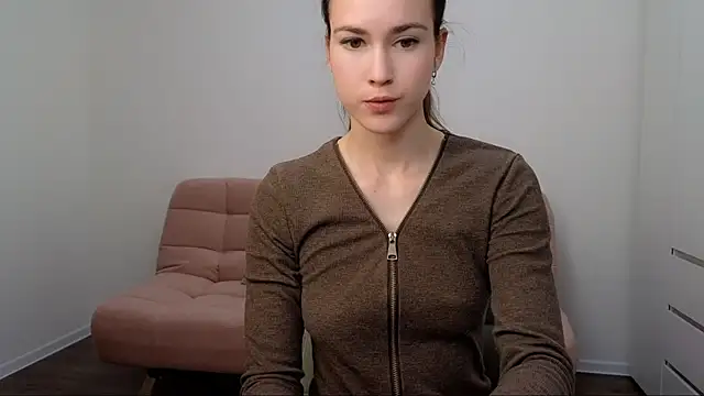 Snapshot of AliciaNewell chatting on 12-13-24, 01:33 AliciaNewell online show from 12-13-24, 01:33