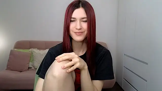 Snapshot of AliciaNewell chatting on 10-15-25, 09:09 AliciaNewell online show from 10-15-25, 09:09