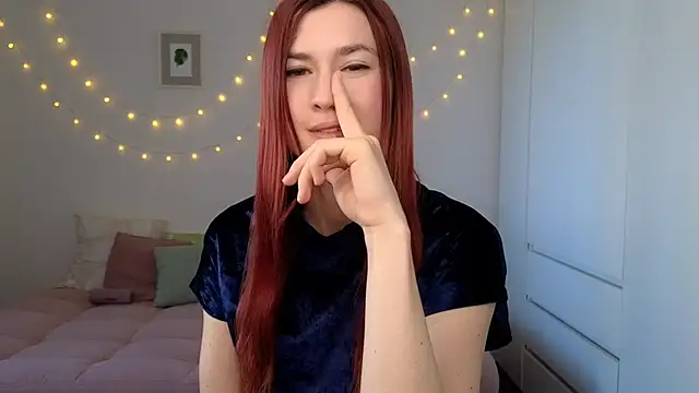 AliciaNewell online show from 04-30-26, 05:14