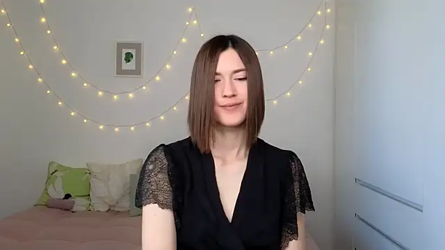 AliciaNewell online show from 07-18-26, 04:27